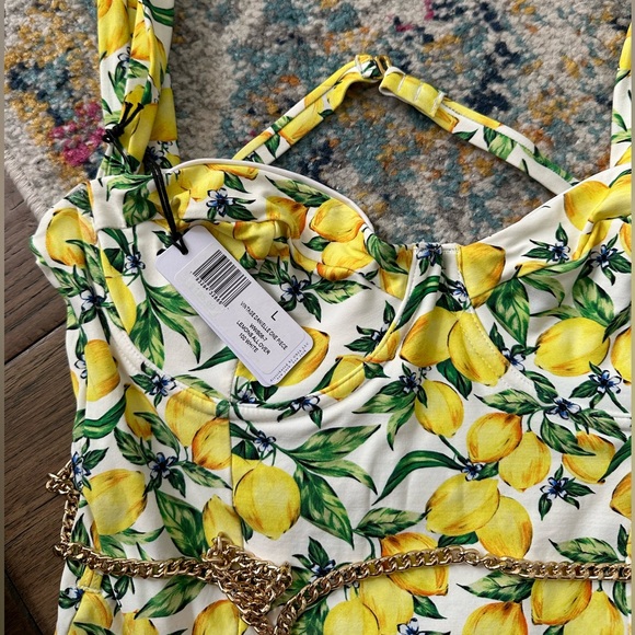 WeWoreWhat Danielle Lemon-Print One-Piece Swimsuit - Picture 6 of 10